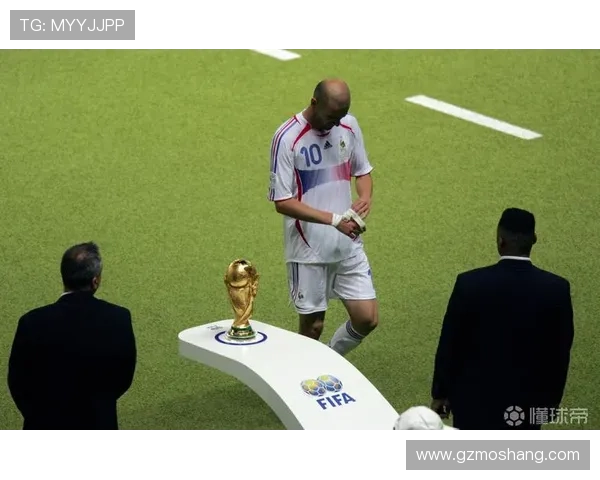 巴萨巴黎欧冠对决引爆激情 两大豪门激战预示欧洲足球新篇章 巴萨巴黎欧冠对决引爆激情 两大豪门激战预示欧洲足球新篇章