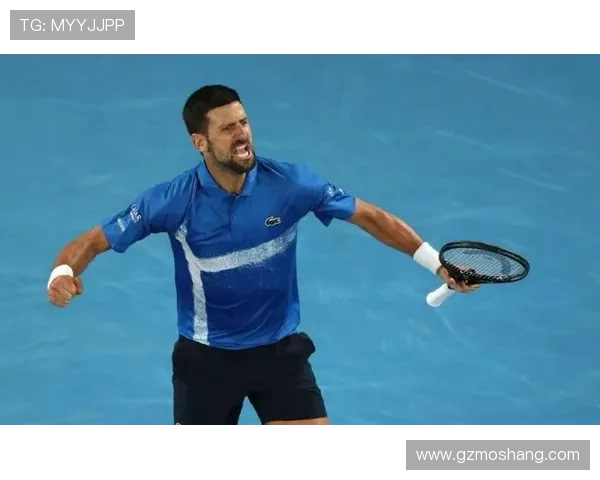 德约科维奇逆转晋级总决赛四强年轻新星止步赛场氛围紧张 德约科维奇逆转晋级总决赛四强年轻新星止步赛场氛围紧张