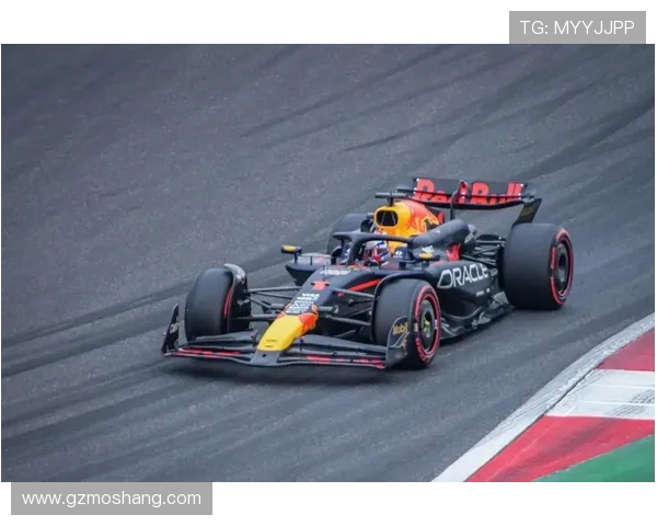 维斯塔潘再夺赛季胜利梅赛德斯策略失误成最大焦点