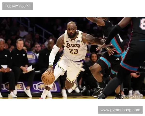 湖人豪取关键胜利詹姆斯末节发力力压强敌完成惊险逆转大战全场狂飙