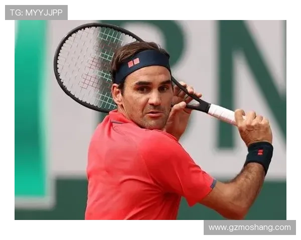 网球赛事激烈进行 费德勒复出首战迎来挑战 新星崛起成焦点