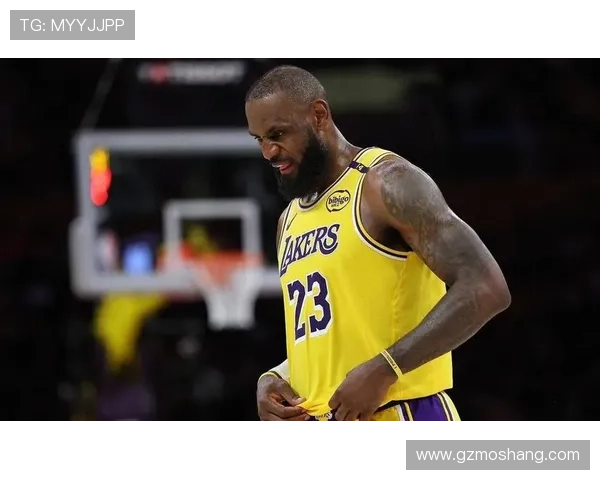 詹姆斯伤情更新湖人官方确认将缺席未来一周比赛球队状态面临考验