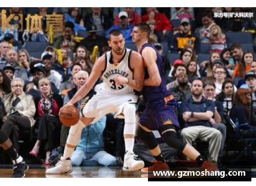 彩信平台官网NBA球员间激烈对抗：场上争斗与背后故事 - 副本